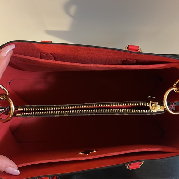 LV Tote 🔥SOLD🔥 - Picture 10 of 16